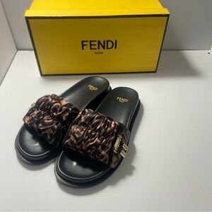 Fendi Black and Brown Slide Sandals